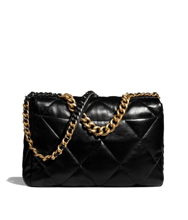 Chanel – Maxi Chanel 19 Flap Bag Review - Image 3