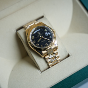 Alternative view of Rolex Day-Date II 218238 – 41mm 18K Yellow Gold – Black Dial – President Bracelet